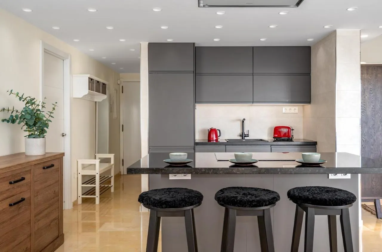 Beachclose Family Apartment In Benalmadena By Costarentals - Ref 185