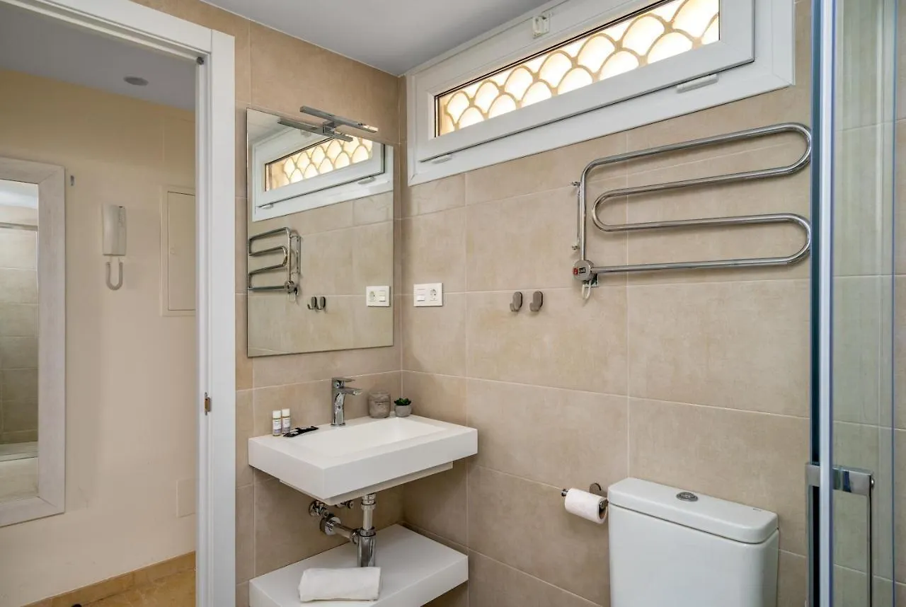 Beachclose Family Apartment In Benalmadena By Costarentals - Ref 185