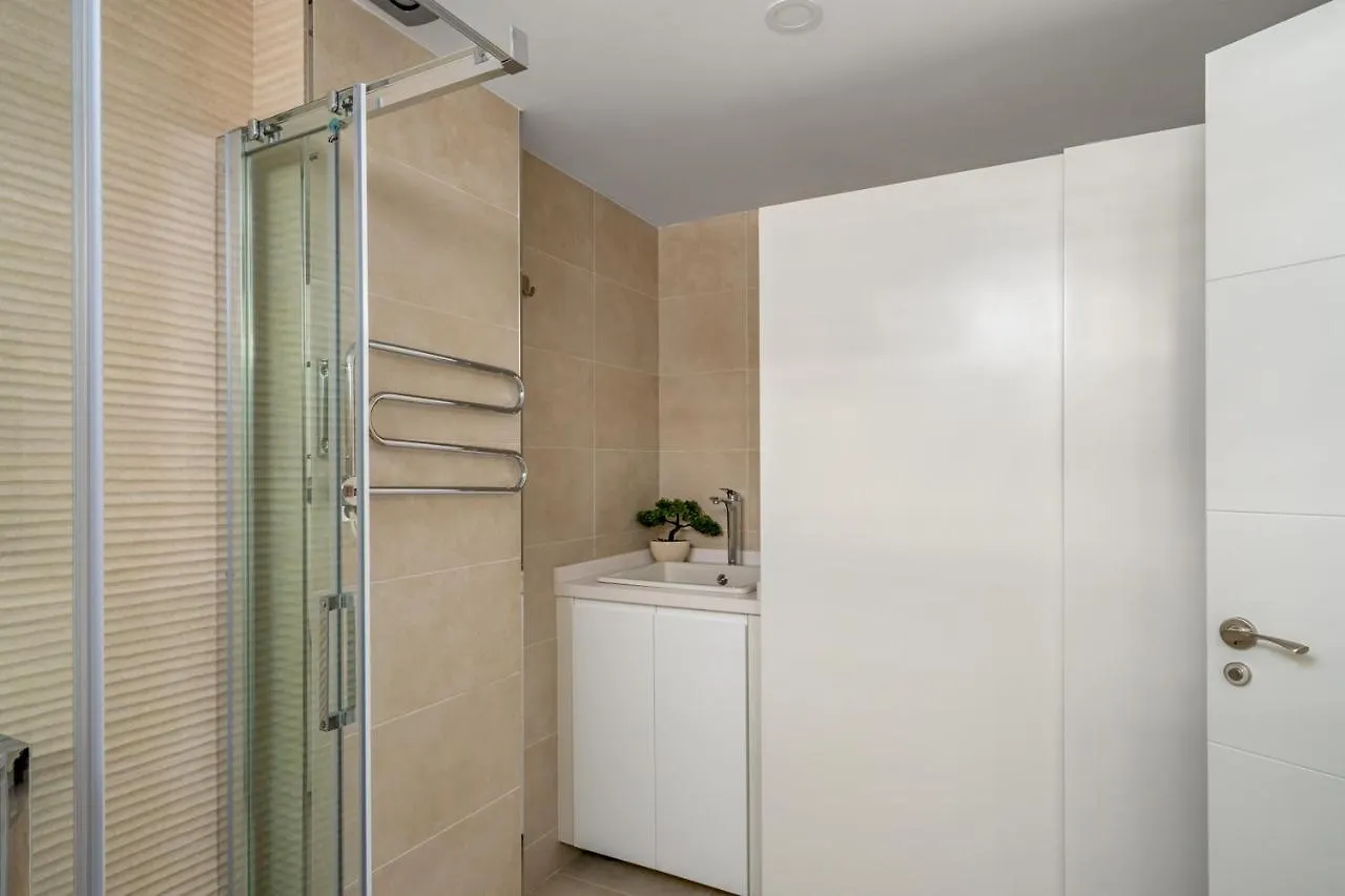 Beachclose Family Apartment In Benalmadena By Costarentals - Ref 185