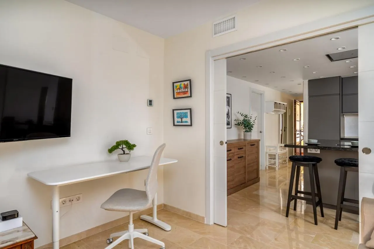 Beachclose Family Apartment In Benalmadena By Costarentals - Ref 185