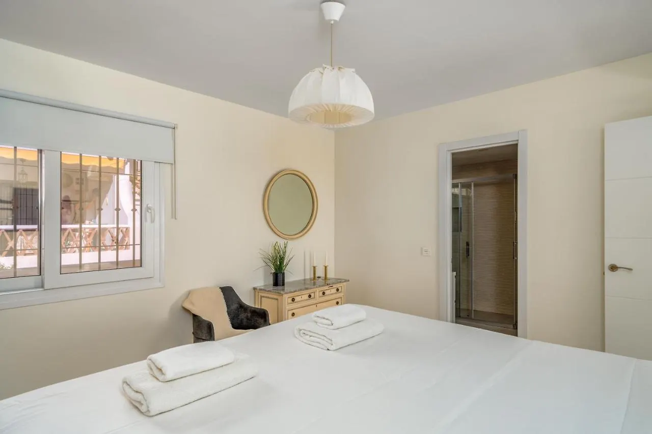 Beachclose Family Apartment In Benalmadena By Costarentals - Ref 185