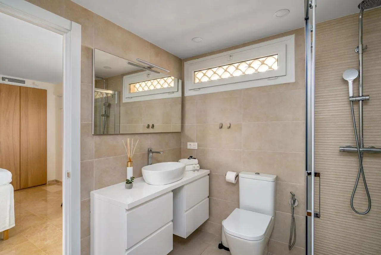 Beachclose Family Apartment In Benalmadena By Costarentals - Ref 185